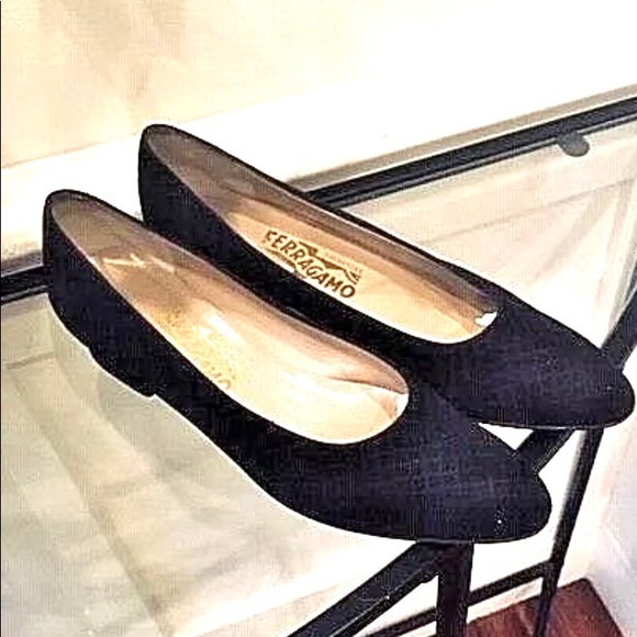 AUTHENTIC SALVATORE FERRAGAMO BLACK SHOES FLATS 9 1/2 AA - Picture 2 of 8